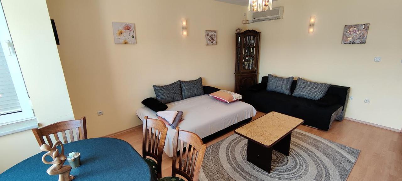 Sunny Fort Private Apartment Slăntjev Brjag Exteriör bild