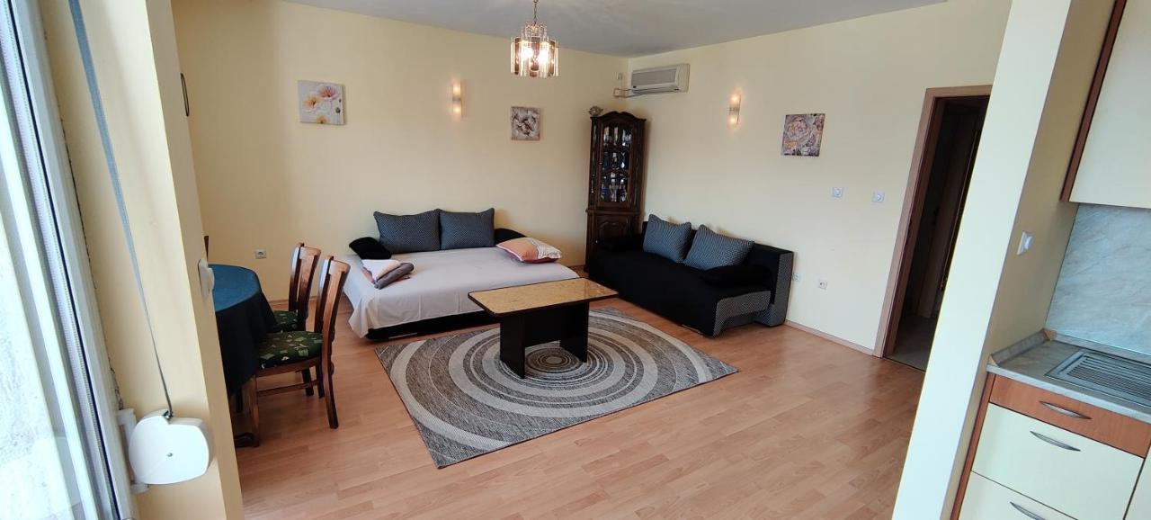Sunny Fort Private Apartment Slăntjev Brjag Exteriör bild