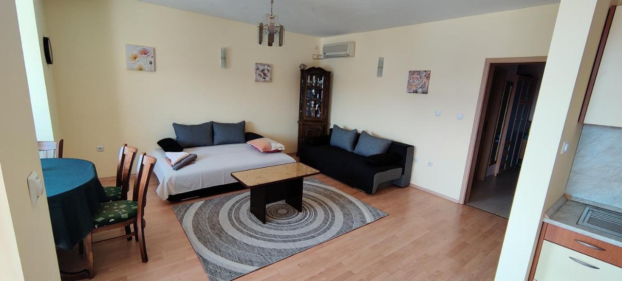 Sunny Fort Private Apartment Slăntjev Brjag Exteriör bild